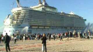 Oasis of the Seas entering Port Everglades for the first time - 11-13-09 - Royal Caribbean Cruises