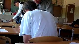 школьник дрочил в  кабинете химии на уроке в школе в Москве