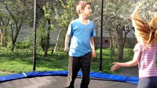 Прыжки на батуте дети. Батути діти. Стрибки на батуті.Trampoline. Видео дети. Детский батут.
