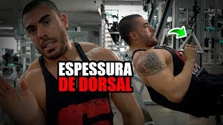 Treino de dorsal com foco em espessura*