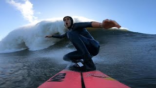 Surf: à Nazaré, Justine Dupont dompte une vague gigantesque | AFP News