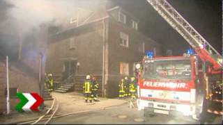 Brand einer Doppelhaushälfte mit einer getöteten Person in Kamp-Lintfort