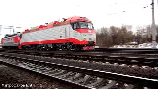 Видеоподборка с двухсистемными электровозами серии ЭП10.
