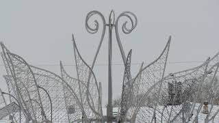 Дед Мороз на тройке лошадей «прибыл» на площадь Революции