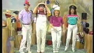 בלי סודות - שיר הכובעים
