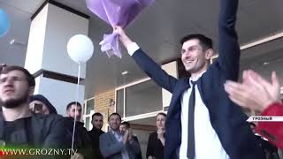 МОЛОДОЙ УЧИТЕЛЬ ИЗ ЧЕЧНИ АЛИХАН ДИНАЕВ СТАЛ ОБЛАДАТЕЛЕМ ЗВАНИЯ «УЧИТЕЛЬ ГОДА РОССИИ   2018»