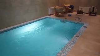 Противоток Pahlen JET-SWIM 2000 работает в бассейне