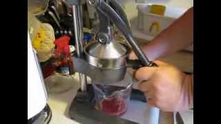 Juicing a Pomegranate