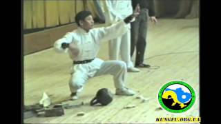 Невероятно. Человек vs камень. Мастер высокого цигун Чен Ван Пэн 1992г, Киев,федерация КУНГФУ 1