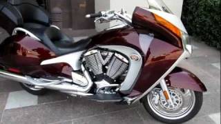Victory Vision Premium 1,000 miles Like new, Performance Exhaust