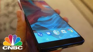 Here's A First Look At Andy Rubin's New Essential Phone | CNBC