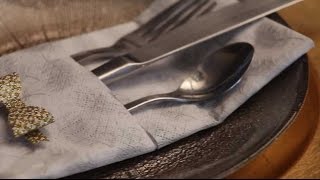Pliage de serviette : une pochette à couverts