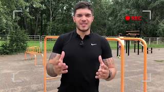 Тренировка на спортивной площадке.