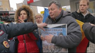 Провокаторы и драки на антивоенном пикете в Москве