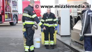 Boulevard Barnaart in Zandvoort tijdelijk afgesloten door grote brandstoflekkage bij de TinQ