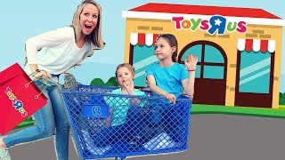 Last Toy School Field Trip to a REAL Toys R Us! ?