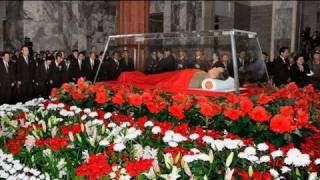 Kim Jong-il'in naaşı ziyarete açıldı