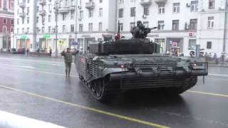 РУССКИЙ ТАНК Т-72Б3 ПРИПАРКОВАЛСЯ . PARKED, PARKING TANK. Супер шоу!))
