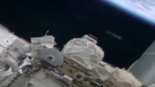 7 Oct 2014 Un OVNI Près de l'ISS (DJIDMix)