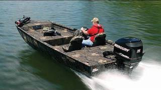 Triton Ambush 18  Feature Reviews / Walkthrough - By BoatTest.com