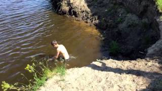 Как научится прыгать в воду?