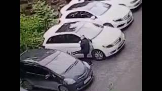 «Делает она, а стыдно мне»: поступок женщины на парковке обсуждают приморцы