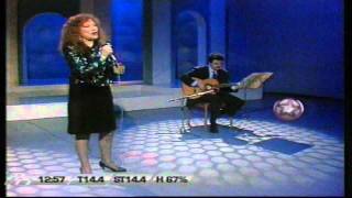 Ginamaria Hidalgo "Amar Amando" [HQ]