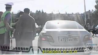 Драка на дороге пешеход и водитель