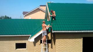 Установка уплотнителей и ветровой планки
