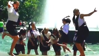 Как гуляли выпускники, Одесса / School's out! Schoolgirls, graduates partying in a fountain, Odessa