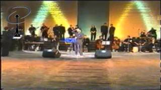 حاتم العراقي وعادل محسن موال الأب كنا صغار