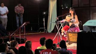 Hacer visible lo invisible | Elena Santa Cruz | TEDxUBA