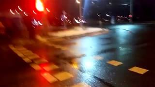 В Минске голый мужчина бегал по дороге и бросался под машины