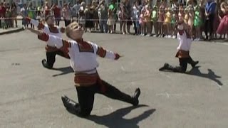 Русский перепляс. Исп. уч-ся 5 класса. Работа Яны Тутарской 1 июня 2014 года.