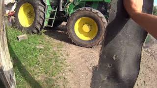 Завожу новый New Holland.  Пашем с Романам хреновая поле.