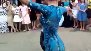 Эротик лезгинка Парень еле держит себя в руках