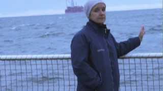 Arctic Sunrise у платформы "Приразломная" Savethearctic.org