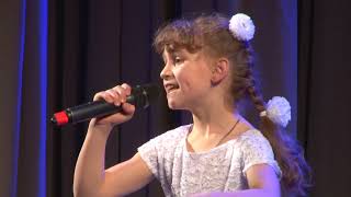 Федорова Ксения - Песня  "Романтическая история"