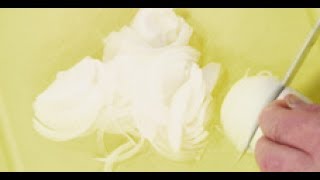 Нарезка лука полукольцами вдоль - тонкой соломкой / от шеф-повара / Илья Лазерсон / Обед безбрачия