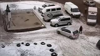 Бабы за рулем, приколы на дороге девушки за рулем,приколы,приколы на дорогах,женщины за рулем