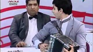 Xədicə Həsənova kanun ifaçısı və onun musiqi qrupu TRT Avaz İctimai TV Yeni Gün