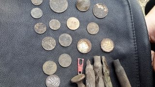 Коп около деревни с 500 летней историей а находки только советы. Whites TreasureMaster.