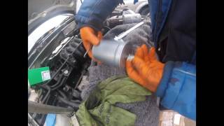 How to change the fuel filter Volkswagen Golf / Как поменять топливный фильтр Volkswagen Golf