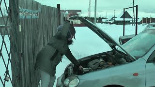 застукал жену с открытым капотом своего автомобиля