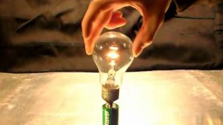 Лампочка и батарейка. Lamp and battery