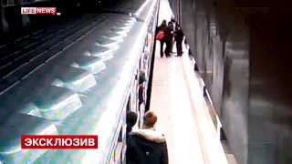ДРАКА В МОСКОВСКОМ МЕТРО МУЖЧиНА СПАС 7 ЛЕТНЕГО МАЛЬЧИКА ОТ ПЬЯНОГО ХУЛИГАНА