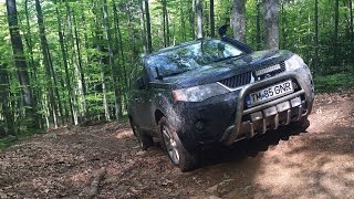 Mitsubishi Outlander off-road