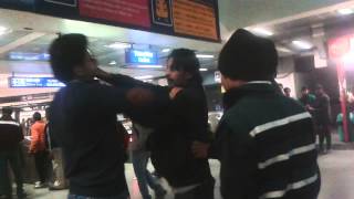 Token fighting at rajiv chowk metro station