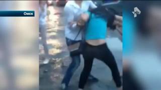 Драка в грязи девушек из Омска попала на видео