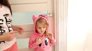 ДАНА получила ОЖОГ! ПЕРЕЕХАЛИ В НОВЫЙ ДОМ! Для Детей Funny For kids Children
